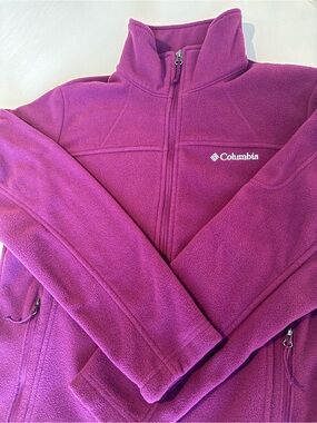 Columbia Women's Full-Zip Fleece Jacket in Bright Magenta